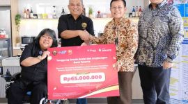 Dokumentasi penyaluran dana bantuan Bank Jakarta ke sahabat disabilitas binaan YaSDI. (Foto: Istimewa)