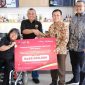 Dokumentasi penyaluran dana bantuan Bank Jakarta ke sahabat disabilitas binaan YaSDI. (Foto: Istimewa)