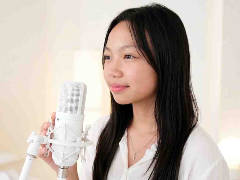 Penyanyi solo, Lindee Cremona. (Foto: Istimewa)