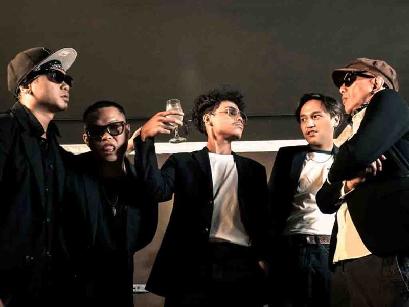 Grup band Porosatas bersama Yuke Sampurna. (Foto: Istimewa)